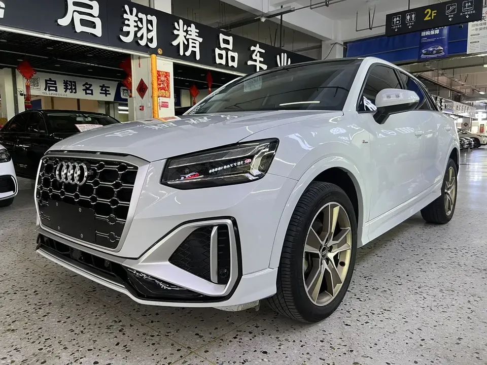 Audi Q2L Audi Q2L 2022 35 TFSI Stylish Dynamic 2022 — photo 1, buy with delivery to Moscow