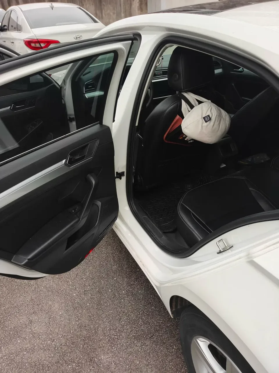 Volkswagen Lamando Lingdu 2021 230TSI DSG Fashion Edition 2022 — thumbnail 2
