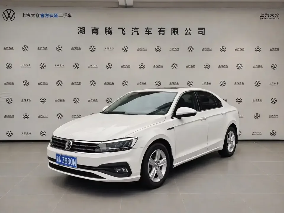Volkswagen Lamando Lingdu 2021 230TSI DSG Fashion Edition 2022 — photo 1, buy with delivery to Moscow