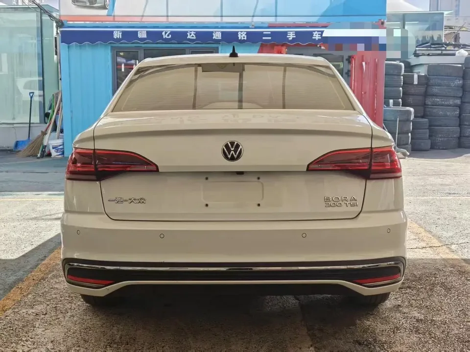 Volkswagen Bora Bora 2023 200TSI DSG Free Travel Edition 2023 — thumbnail 2