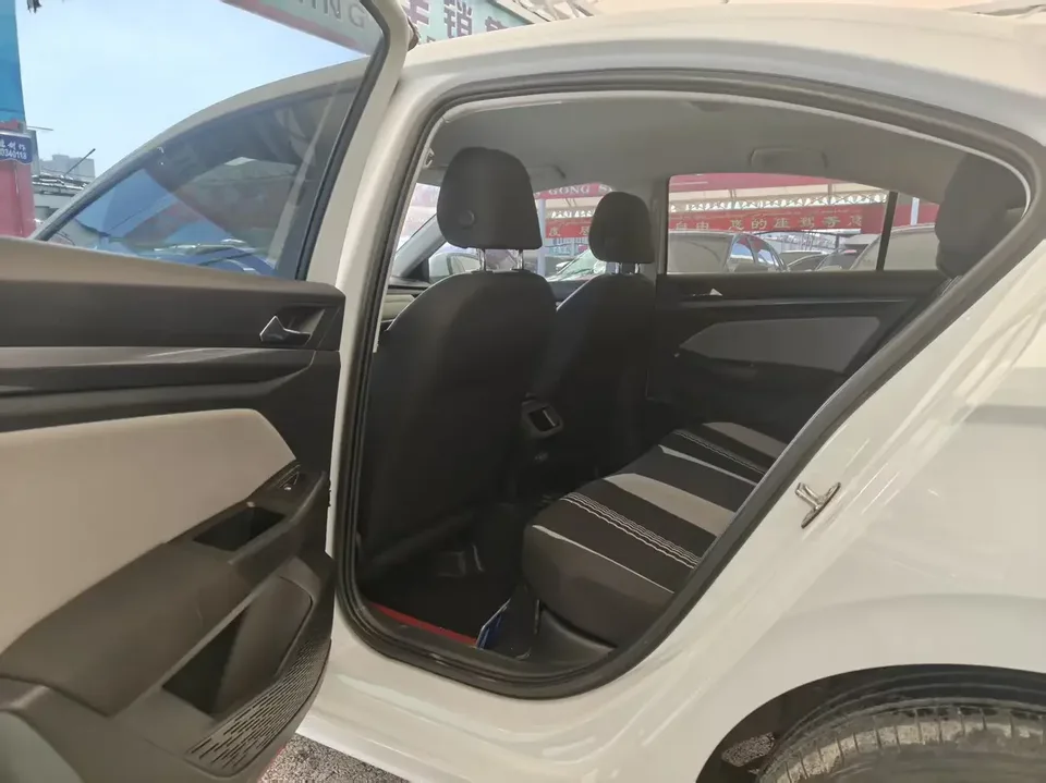 Volkswagen Bora Bora 2023 200TSI DSG Free Travel Edition 2023 — thumbnail 3