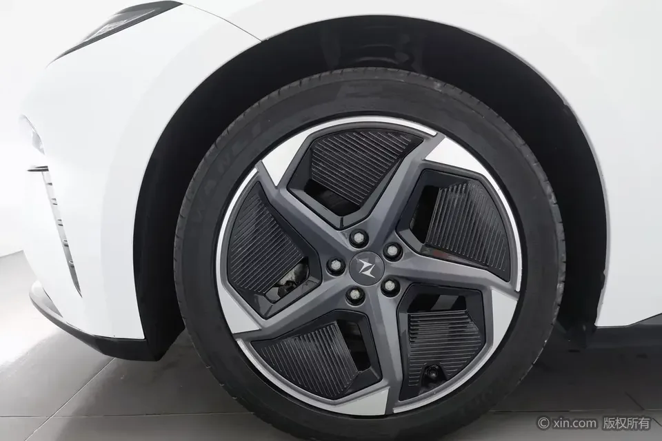 Dongfeng YiPai 007 Yipai 007 2024 Pure Electric 530Pro 2024 — thumbnail 3