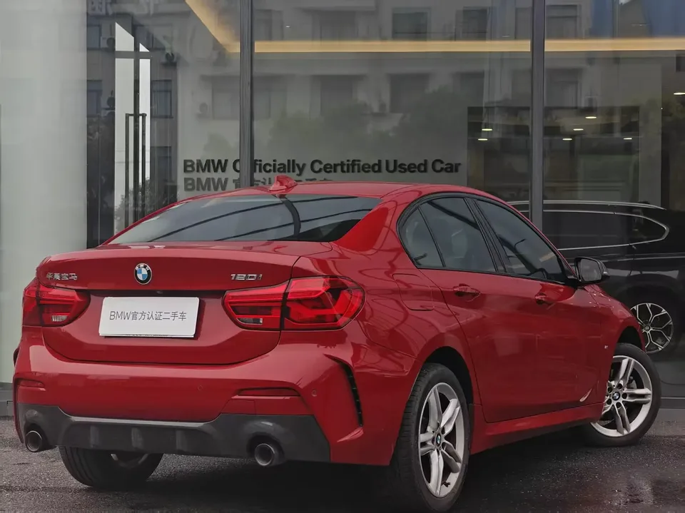 BMW 1 Series BMW 1 Series 2023 120i M Sport Night Edition 2022 — thumbnail 2