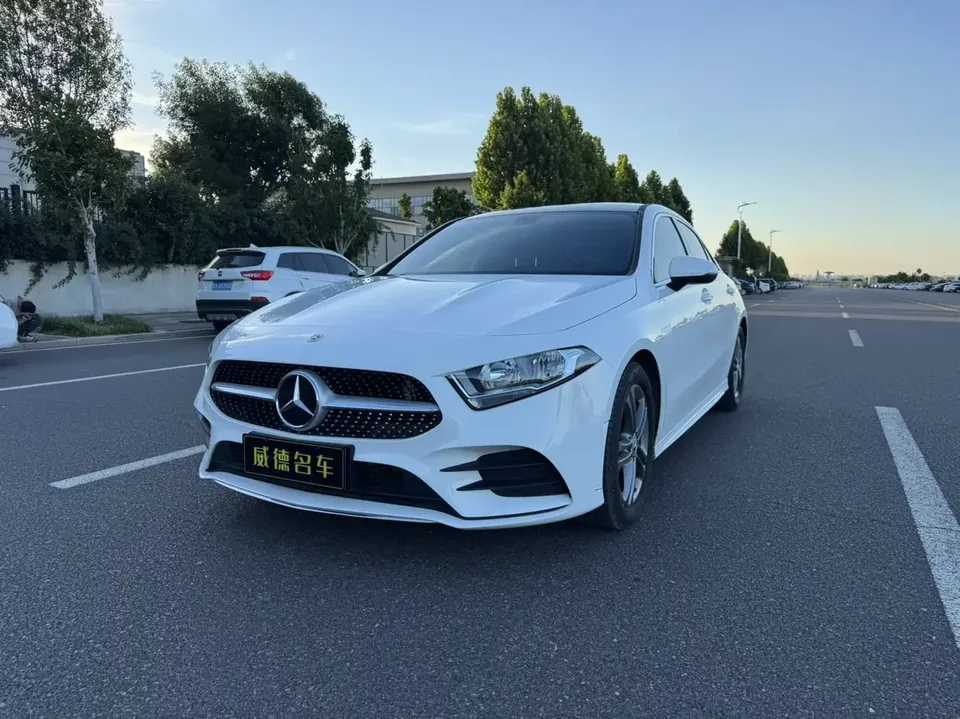 Mercedes-Benz Klasa A Mercedes Benz A Class 2022 A 180L 2022 — photo 1, buy with delivery to Moscow