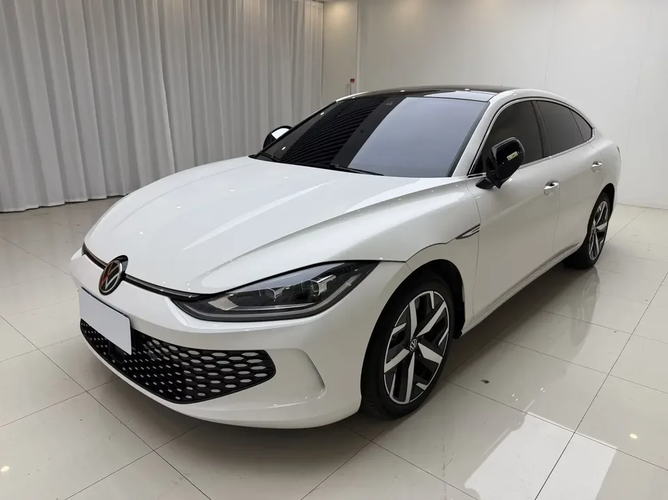 Volkswagen Lamando Lingdu 2023 Lingdu L 280TSI DSG Cool Edition 2023 — photo 1, buy with delivery to Moscow