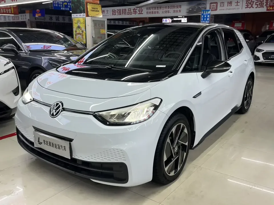 Volkswagen ID.3 Volkswagen ID.3 2023 Pure Smart Edition 2023 — photo 1, buy with delivery to Moscow