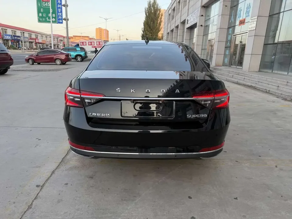 Skoda Superb Speedy 2023 Modified TSI280 DSG Premium Edition 2023 — thumbnail 2