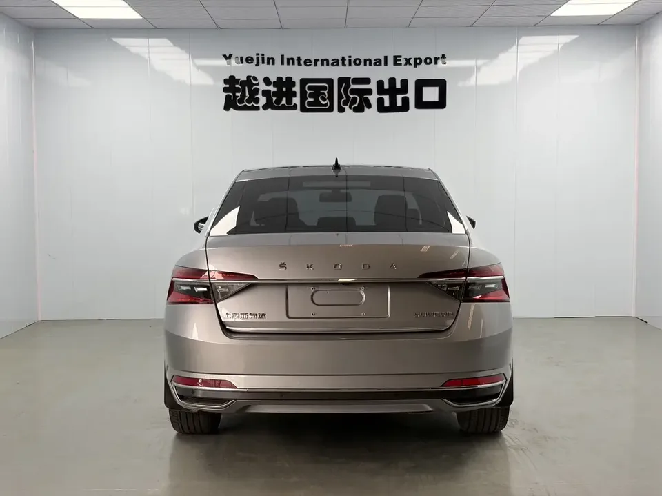 Skoda Superb Speedy 2023 Modified TSI280 DSG Premium Edition 2023 — thumbnail 2