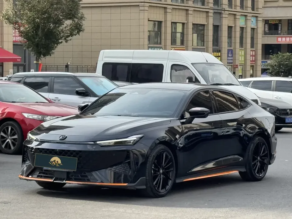 Changan UNI-V Changan UNI-V 2024 1.5T Premium Sports 2025 — photo 1, buy with delivery to Moscow