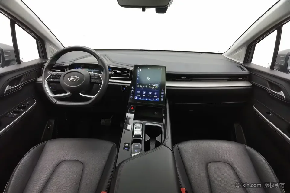 Hyundai Kustu Kustu 2021 270TGDi Premium Edition LUX 2024 — миниатюра 4