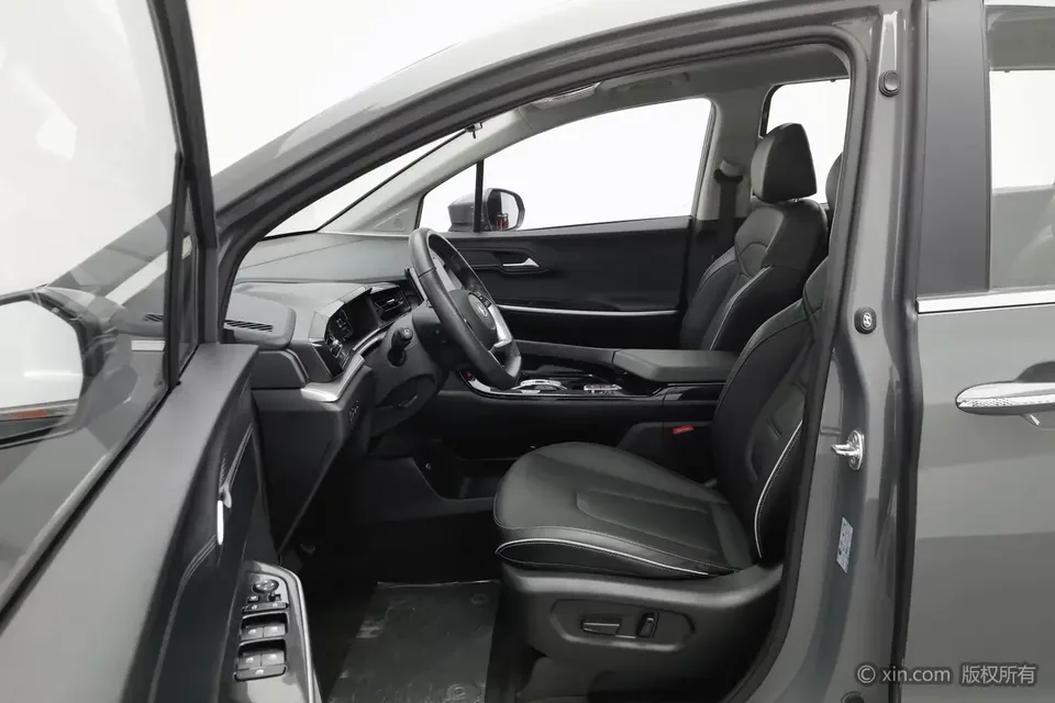 Hyundai Kustu Kustu 2021 270TGDi Premium Edition LUX 2024 — миниатюра 5