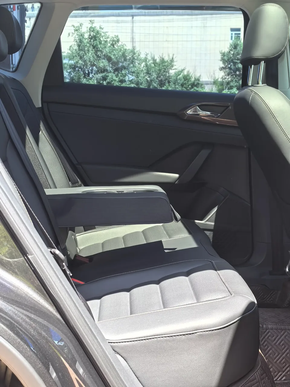 Volkswagen Tharu tuyue 2022 280TSI 2WD Deluxe Edition 2022 — thumbnail 5
