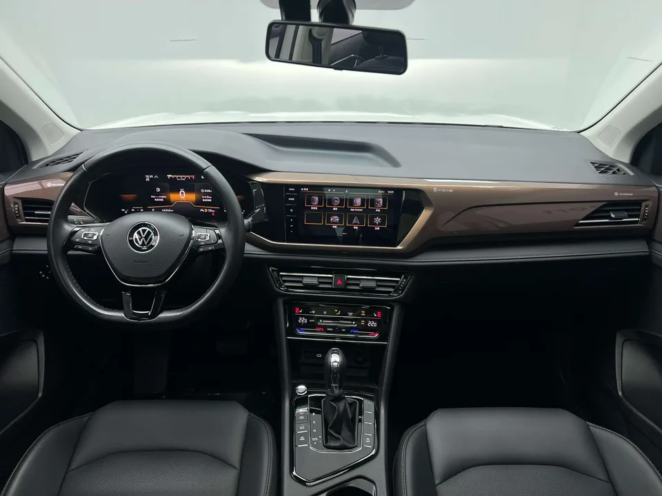 Volkswagen Tharu tuyue 2022 280TSI 2WD Deluxe Edition 2022 — thumbnail 5