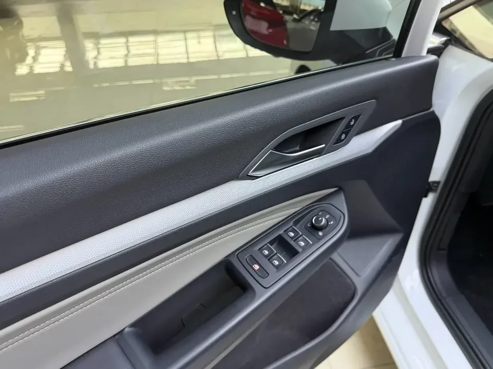 Volkswagen Golf golf 2021 280TSI DSG R-Line 2023 — миниатюра 3
