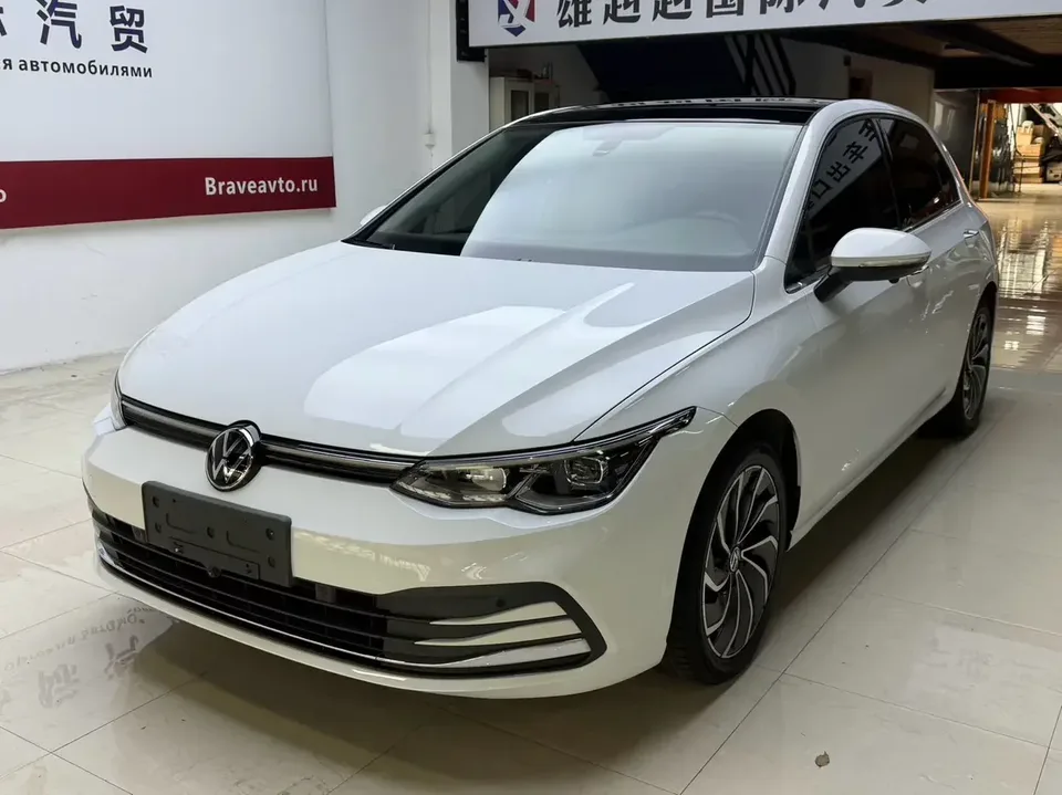 Volkswagen Golf golf 2021 280TSI DSG R-Line 2023 — фото 1, купить с доставкой в Москву