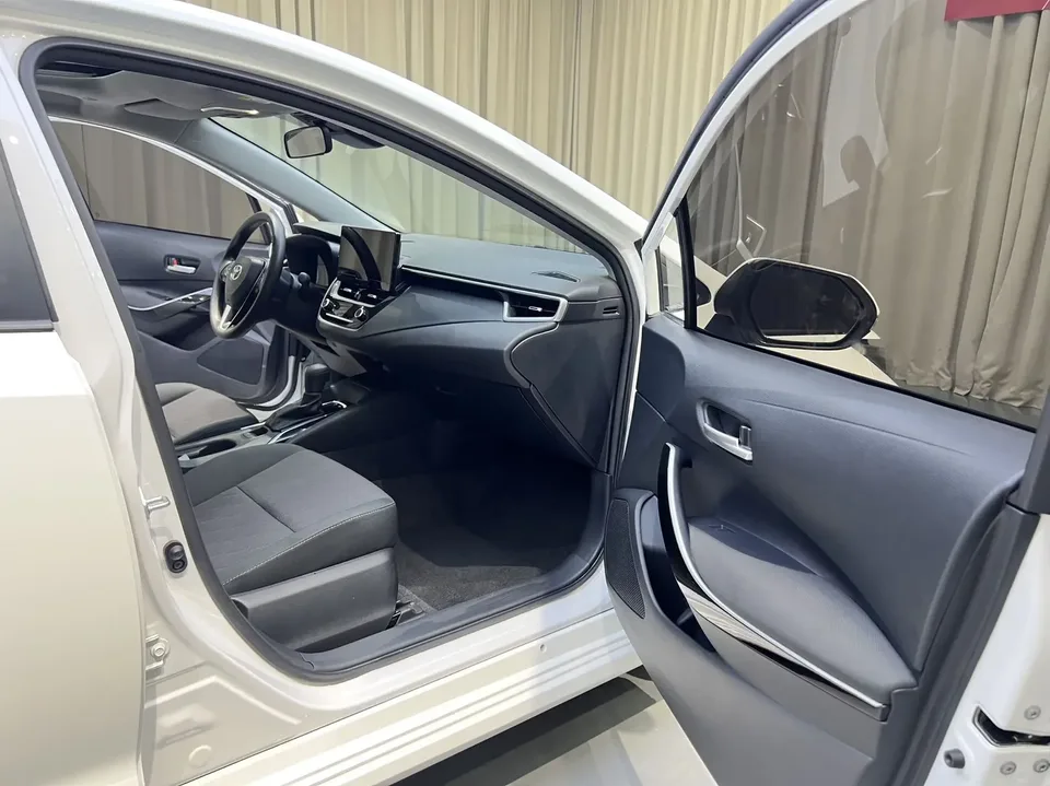 Toyota Corolla Corolla 2023 Intelligent Electric Hybrid Dual Engine 1.8L E-CVT Elite Edition 2023 — thumbnail 4