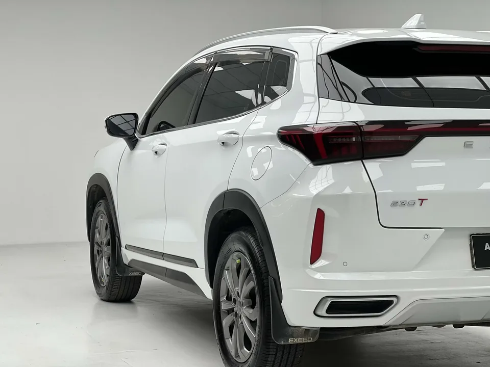 Exeed LX Chasing the stars 2024 1.5T CVT Good Things Peanut Edition 2024 — thumbnail 3