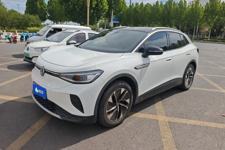 Volkswagen ID.4 Crozz ID.4 CROZZ 2022 Standard battery life PURE version 2022 — photo 1, buy with delivery to Moscow