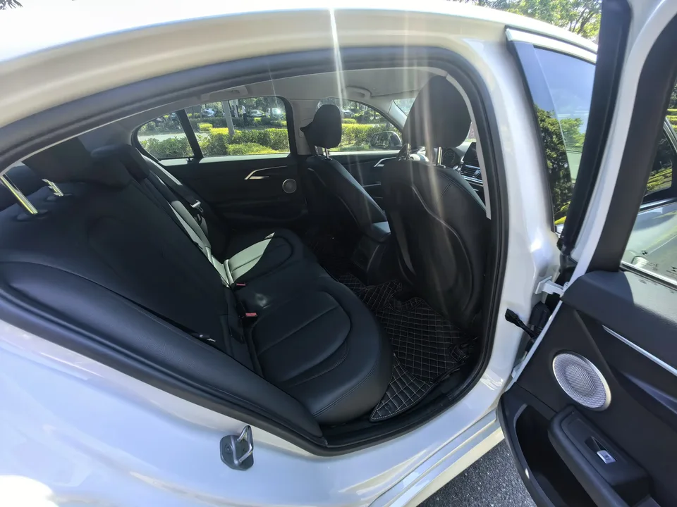 BMW 1 Series BMW 1 Series 2021 120i M Sport 2022 — thumbnail 4