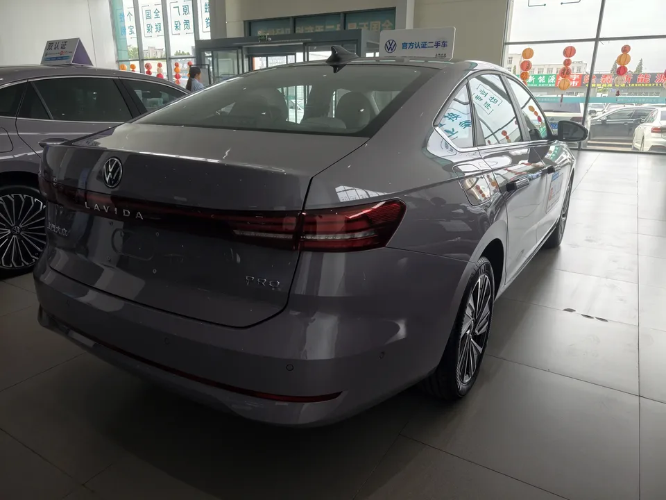 Volkswagen Lavida Lavida 2026 Pro 300TSI Starry Sky Smart Edition 2025 — thumbnail 2