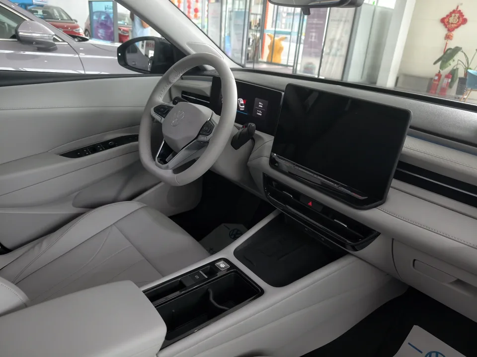 Volkswagen Lavida Lavida 2026 Pro 300TSI Starry Sky Smart Edition 2025 — thumbnail 3
