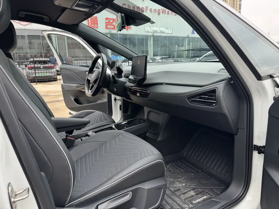 Volkswagen ID.3 Volkswagen ID.3 2024 Outstanding Edition 2024 — thumbnail 3