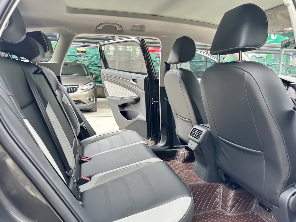Jetta VS7 Jetta VS7 2022 280TSI Automatic High Gloss Enjoyment Edition 2023 — thumbnail 3