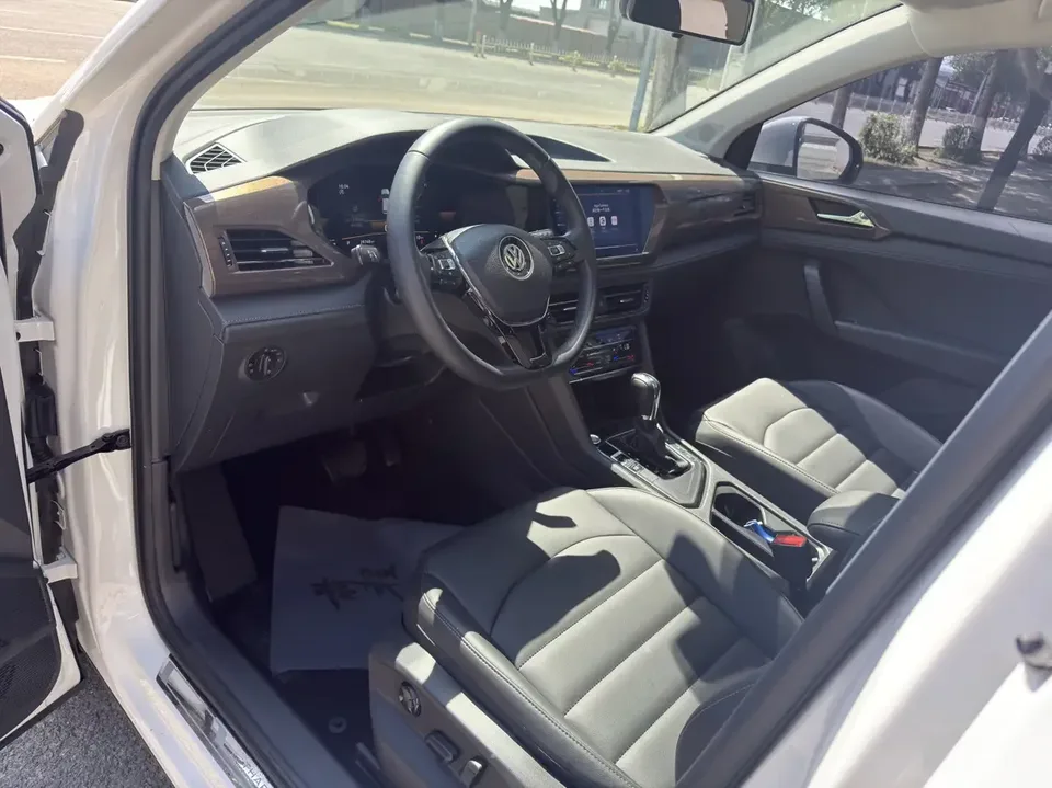 Volkswagen Tharu tuyue 2022 280TSI 2WD Comfort Edition 2022 — thumbnail 4