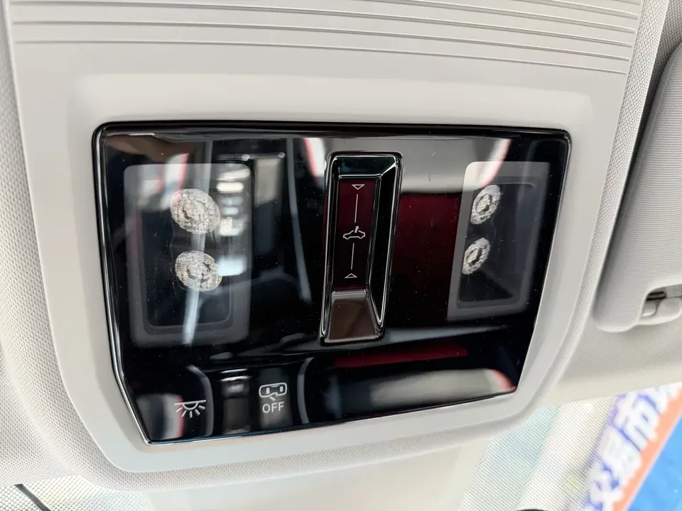 Volkswagen Lamando Lingdu 2022 Lingdu L 280TSI DSG Cool Edition 2023 — thumbnail 4