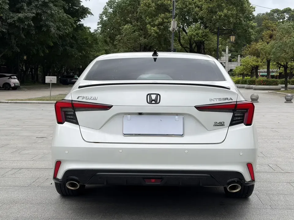 Honda Integra Style 2022 240TURBO CVT Phantom Night Tech Edition 2022 — thumbnail 2