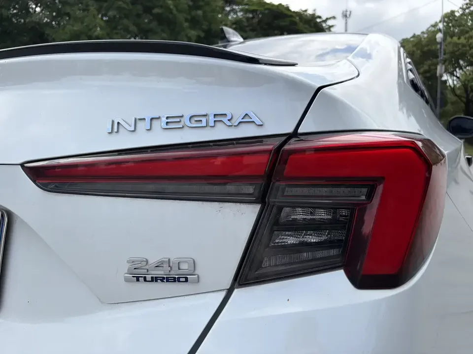 Honda Integra Style 2022 240TURBO CVT Phantom Night Tech Edition 2022 — thumbnail 3