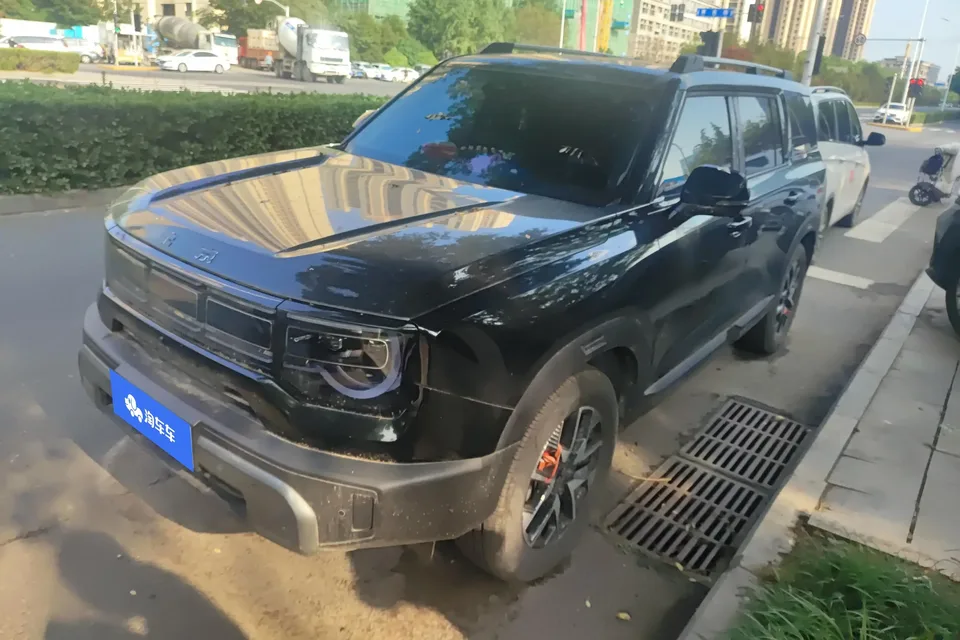 BAIC Beijing Off-road BJ30 Beijing Off-road BJ30 2024 1.5T DCT 2WD Light Wild Pro Edition 2025 — photo 1, buy with delivery to Moscow