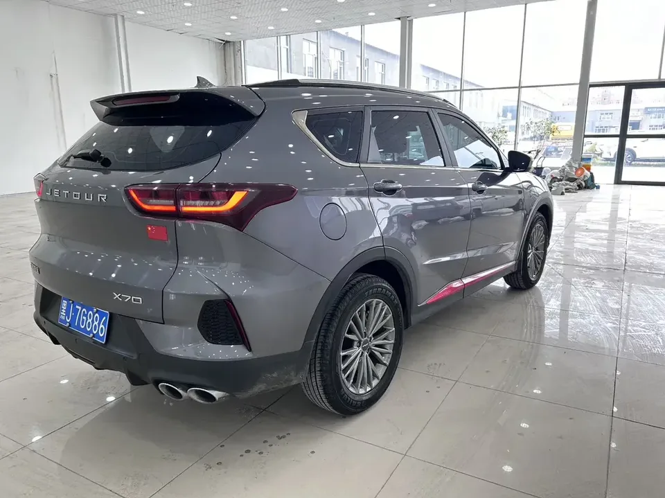 Jetour Jietu X70 Jietu X70 2023 1.5T DCT Dream Edition 5 Seaters 2023 — thumbnail 2