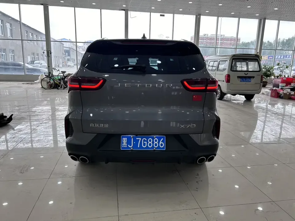 Jetour Jietu X70 Jietu X70 2023 1.5T DCT Dream Edition 5 Seaters 2023 — thumbnail 4