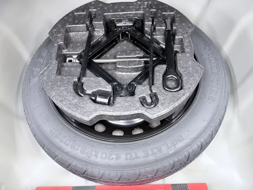 Hyundai Elantra Elantra 2023 1.5L CVT LUX Premium Edition 2024 — thumbnail 3