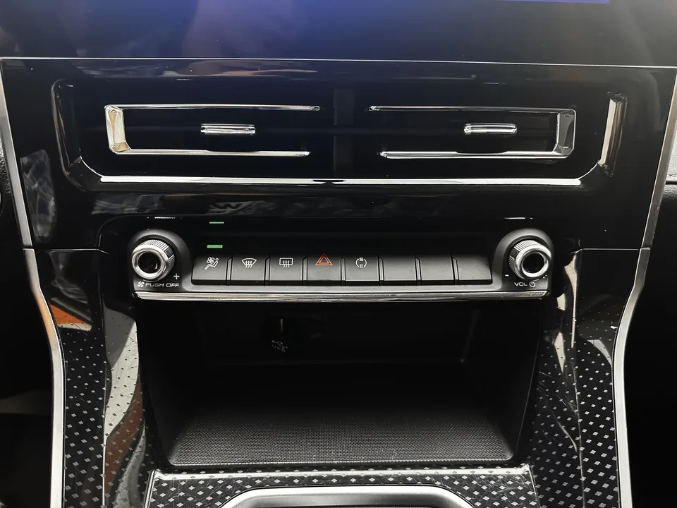 Haval M6 Haval M6 2021 PLUS 1.5T DCT Luxury Intelligent Connection 2022 — thumbnail 4