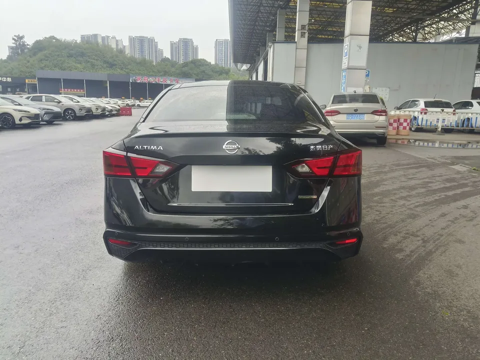Nissan Altima Sound of nature 2020 Modified 2.0L XL Upper Smart Edition 2022 — thumbnail 2