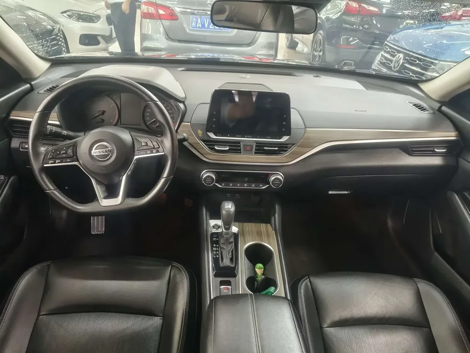 Nissan Altima Sound of nature 2020 Modified 2.0L XL Upper Smart Edition 2022 — thumbnail 5