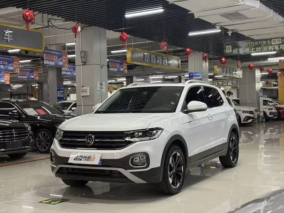 Volkswagen Explore the shadows Explore the shadows 2021 1.5L Automatic Joy-Link Edition 2022 — photo 1, buy with delivery to Moscow