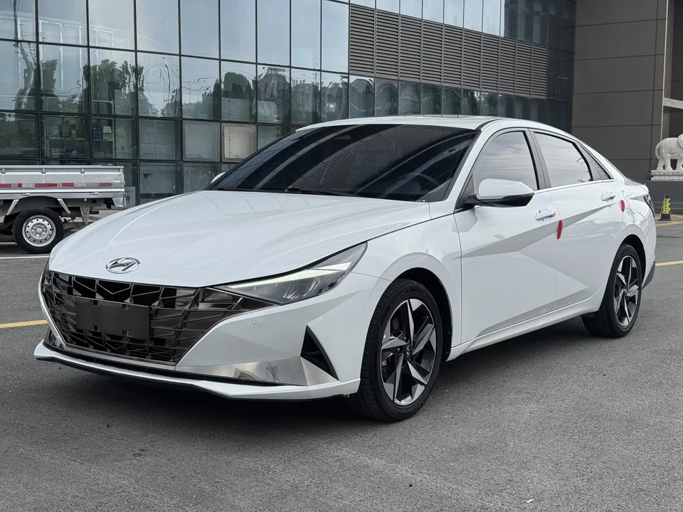 Hyundai Elantra Elantra 2021 240TGDi DCT LUX Premium Edition 2022 — photo 1, buy with delivery to Moscow