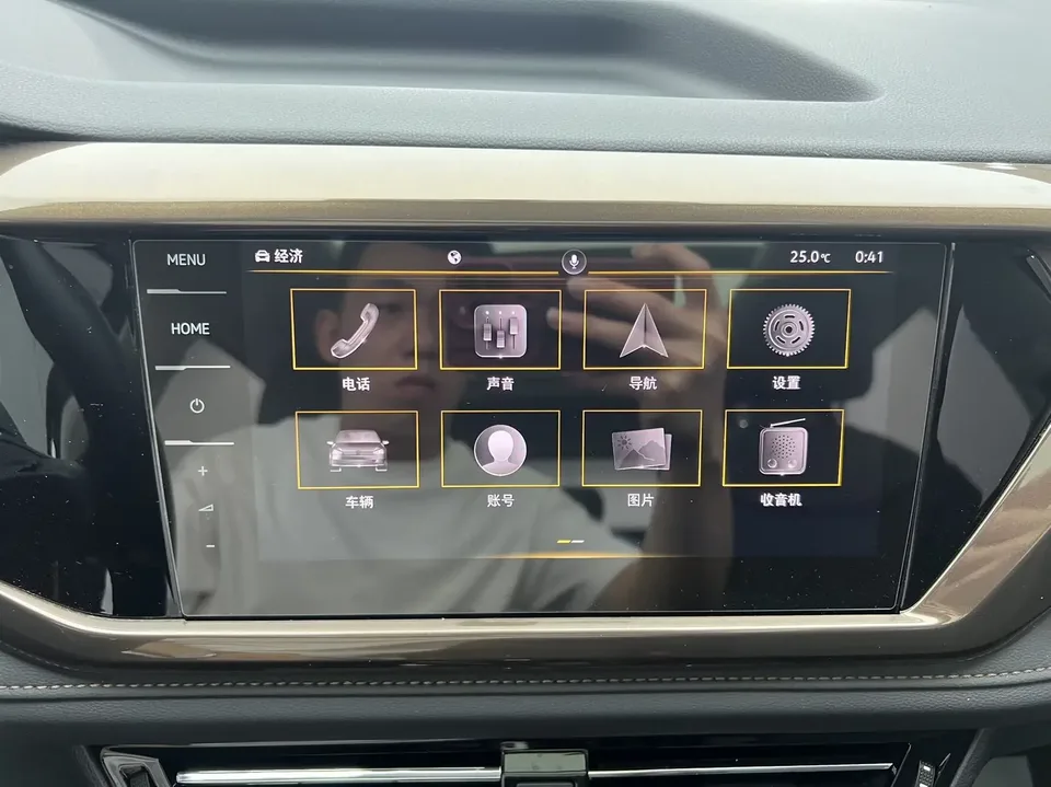 Volkswagen Tharu tuyue 2022 280TSI 2WD Deluxe Edition 2023 — thumbnail 3
