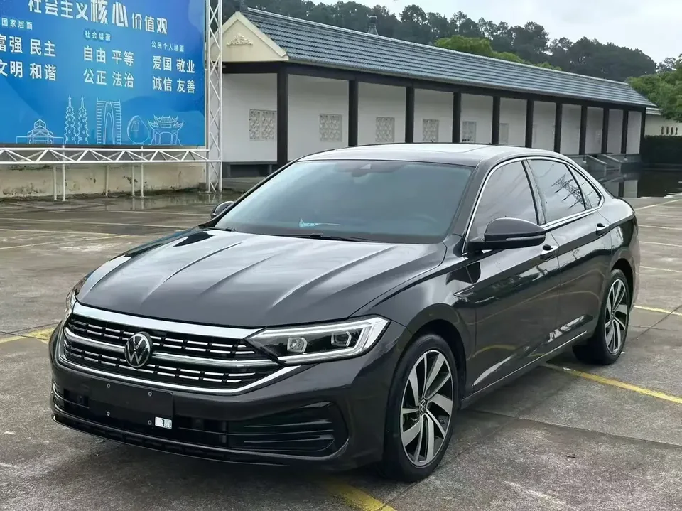 Volkswagen Sagitar Sagitar 2023 300TSI DSG Beyond Edition 2023 — photo 1, buy with delivery to Moscow