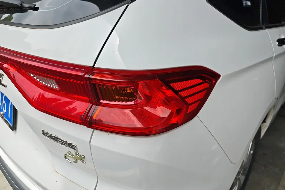 Haval M6 Haval M6 2021 PLUS 1.5T DCT Luxury Intelligent Connection 2022 — thumbnail 4
