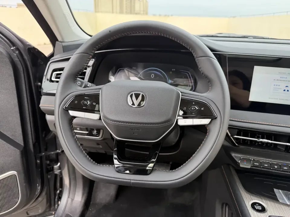 Changan X7 PLUS Changan X7 PLUS 2024 1.5T DCT Premium 7-seater 2025 — thumbnail 4