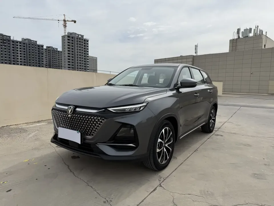 Changan X7 PLUS Changan X7 PLUS 2024 1.5T DCT Premium 7-seater 2025 — photo 1, buy with delivery to Moscow