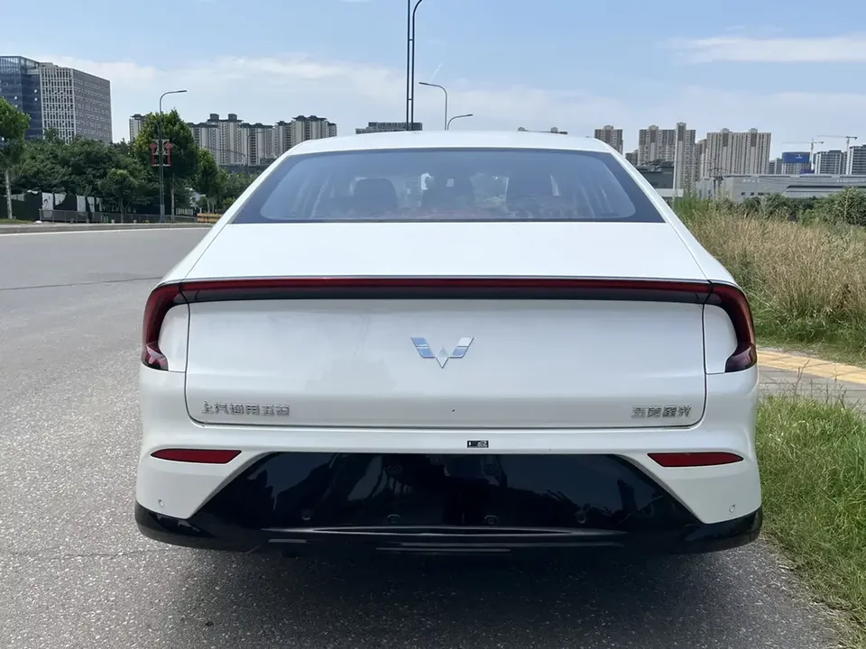 Wuling Starlight PHEV Wuling Starlight PHEV 2025 150km Intelligent Advanced 2025 — thumbnail 4