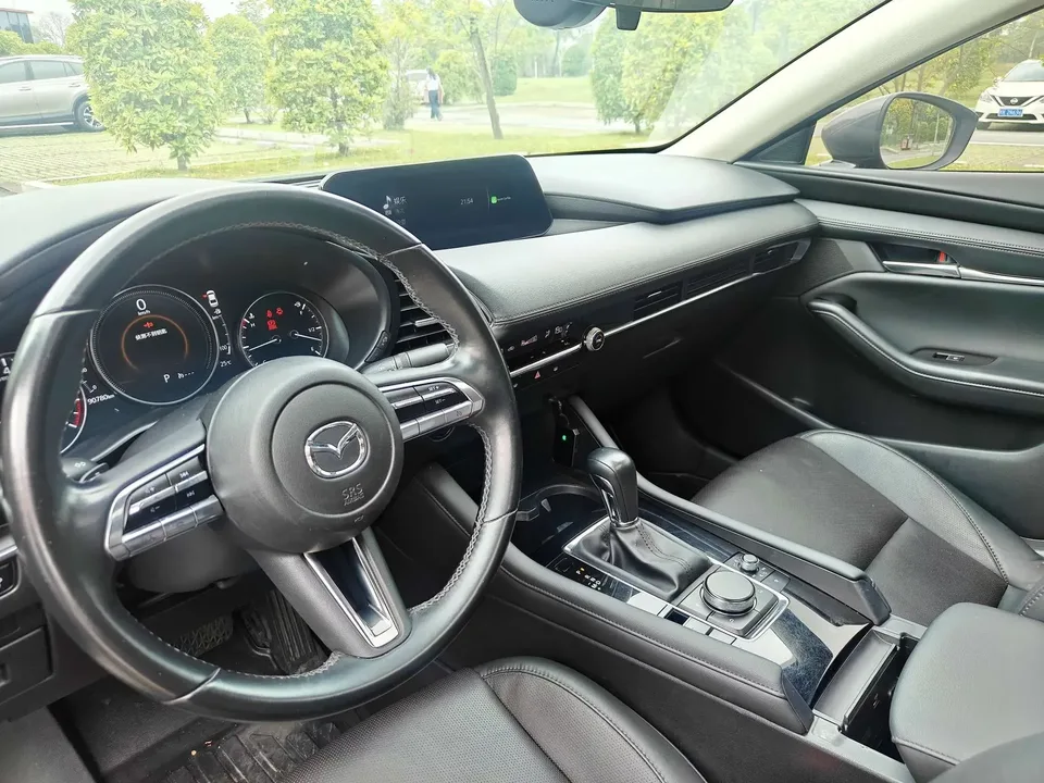 Mazda Axela Mazda3 Angkesela 2020 2.0L Automatic Elegant Edition 2022 — thumbnail 4