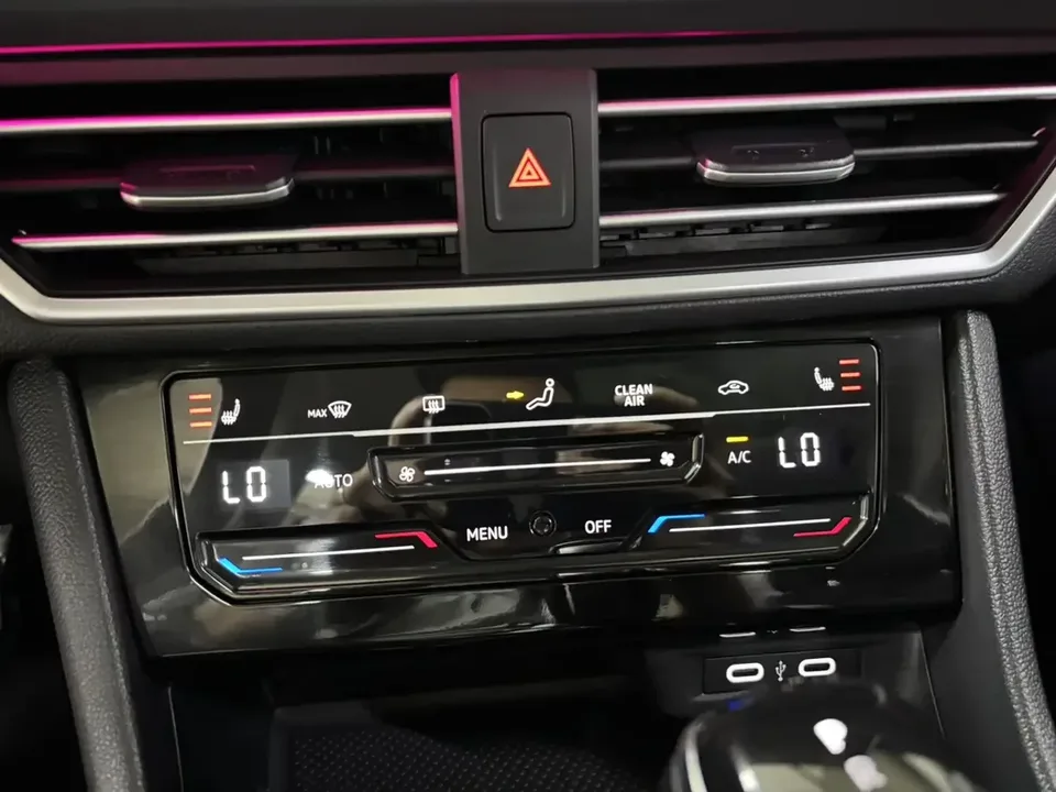 Volkswagen Sagitar Sagitar 2023 280TSI DSG Beyond Edition 2022 — thumbnail 3
