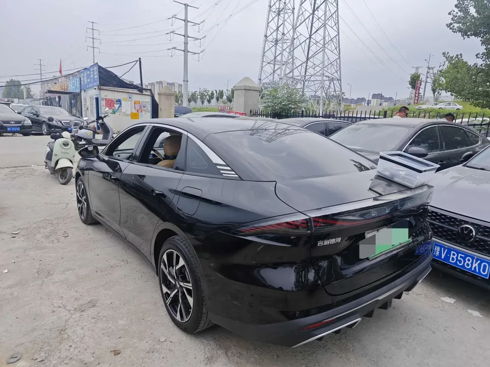 Geely Galaxy L6 Galaxy L6 2023 1.5T DHT 125km Starship 2024 — thumbnail 4