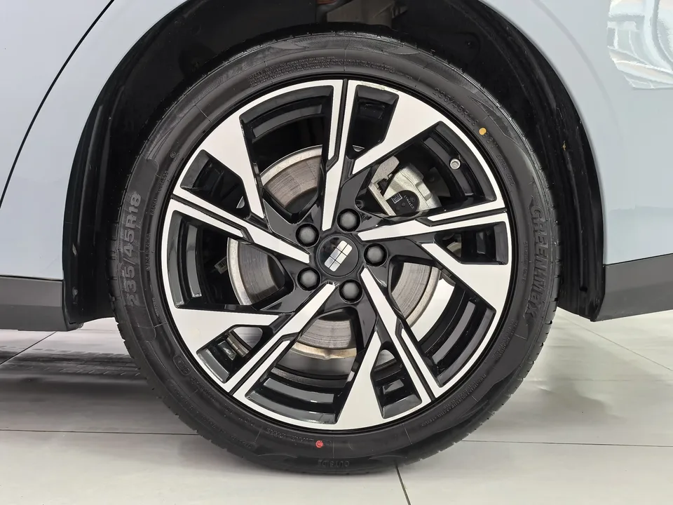 Geely Galaxy L6 Galaxy L6 2023 1.5T DHT 125km Starship 2024 — thumbnail 3